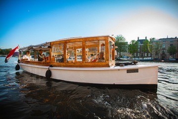 Private canal boat tours Amsterdam