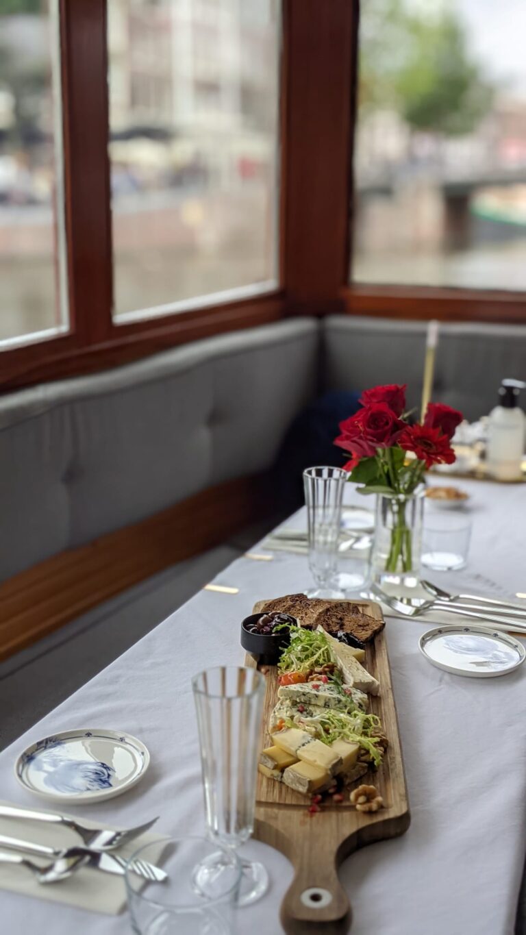 breakfast cruise amsterdam private boat