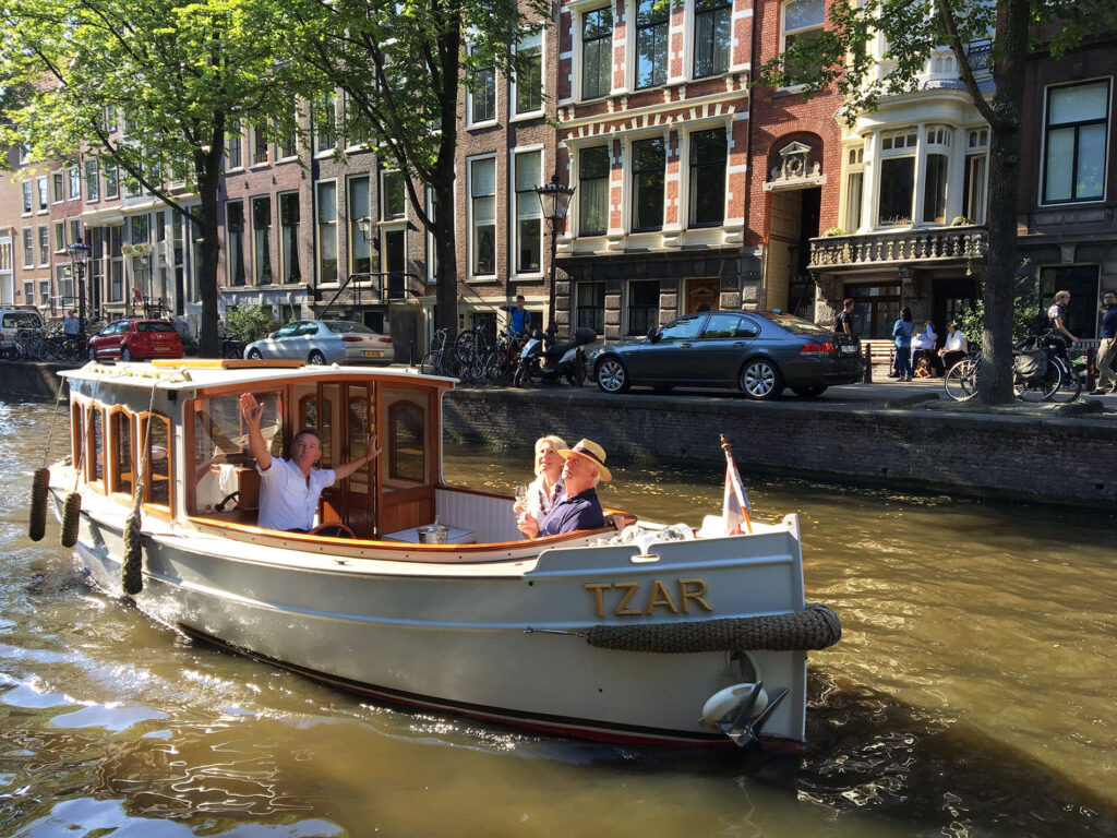 Saloon boat Tzar private canal cruise amsterdam